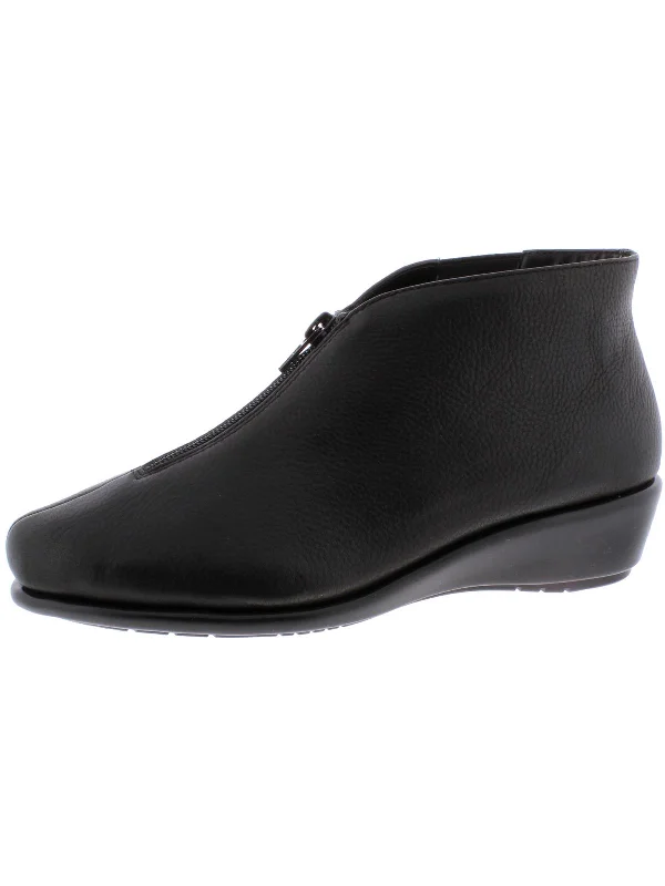 Allowance Womens Suede Round Toe Booties