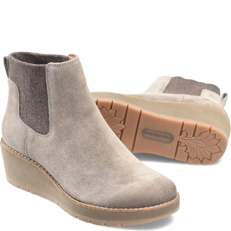 Ferna Wedge In Taupe