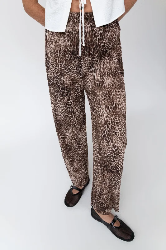 LEOPARD PRINT PLEATED PANTS