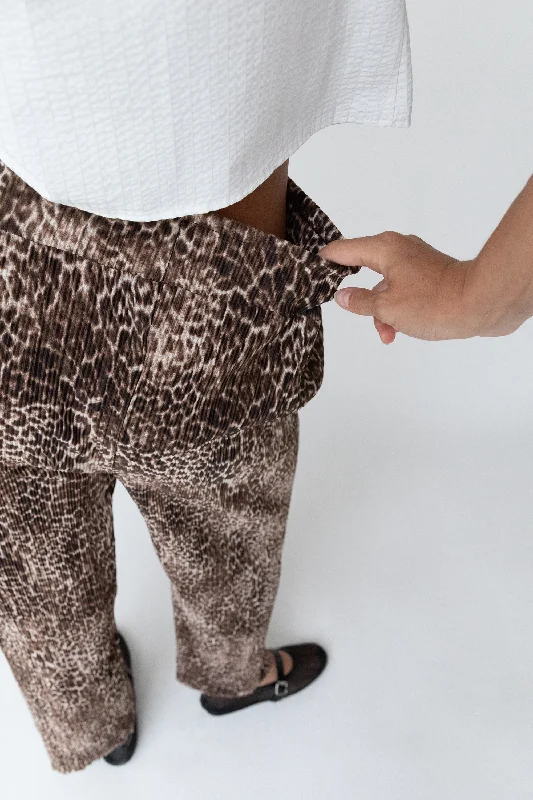 LEOPARD PRINT PLEATED PANTS