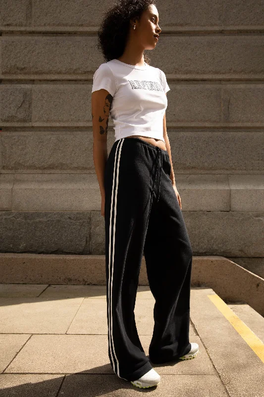 WIDE LEG SWEATPANTS WITH SIDE DETAIL