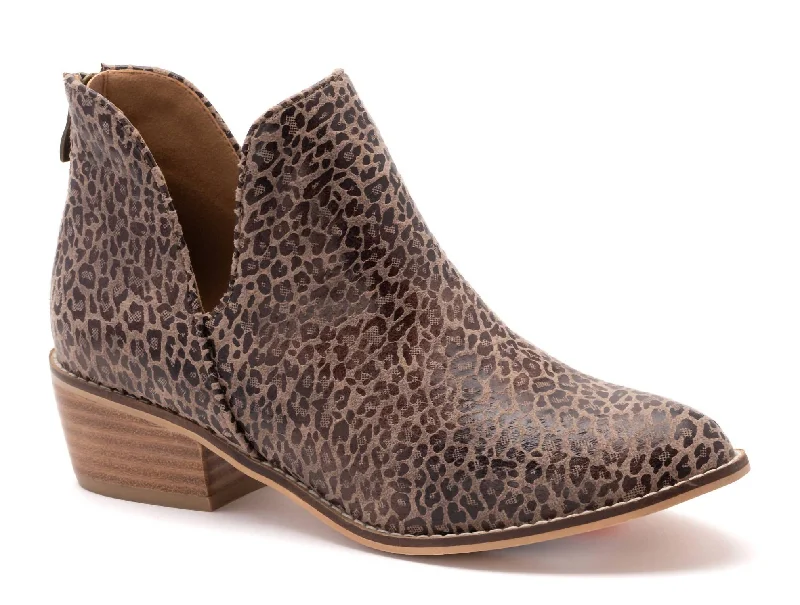 Women's Vanish Bootie In Small Leopard